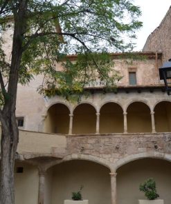 De priorat a vila cremada: Sant Quintí de Mediona